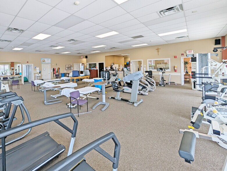 More Photos Of 852 Sharp Dr, Shorewood Unknown For Lease