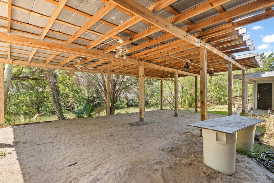More Photos Of 6024 Cortez Blvd, Weeki Wachee General Retail For Sale