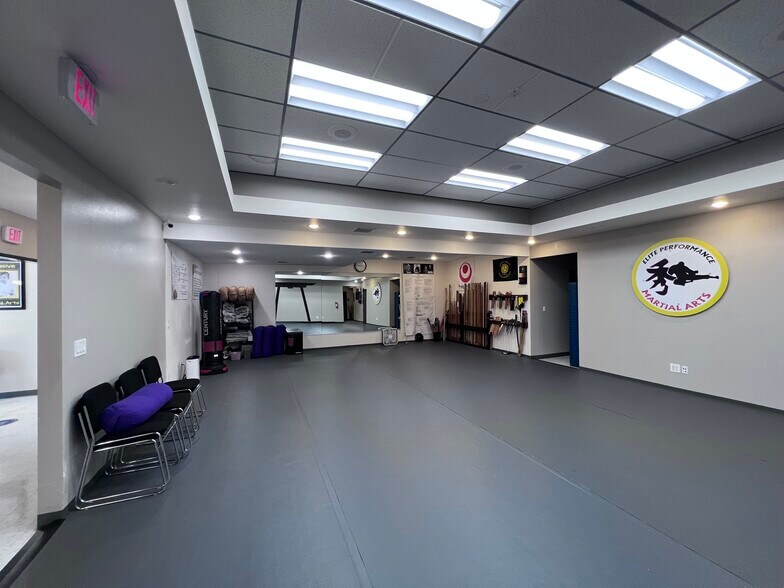More Photos Of 1220 W 9th St, Upland Service For Sale
