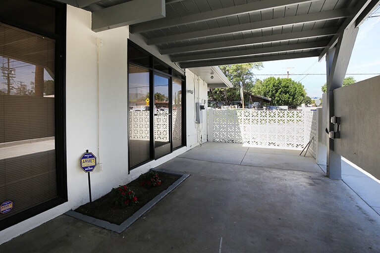 More Photos Of 11100 Sheldon St, Sun Valley Office Residential For Sale