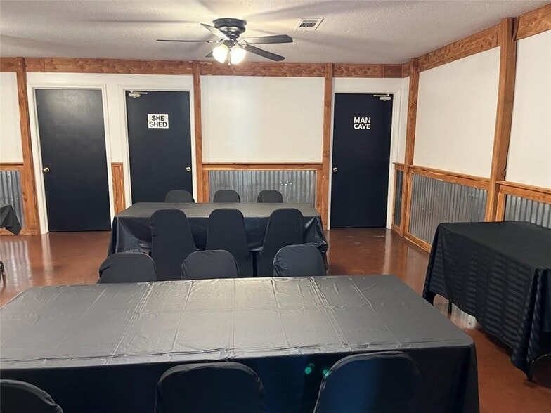 More Photos Of 20674 S Highway 59, Evansville Restaurant For Sale