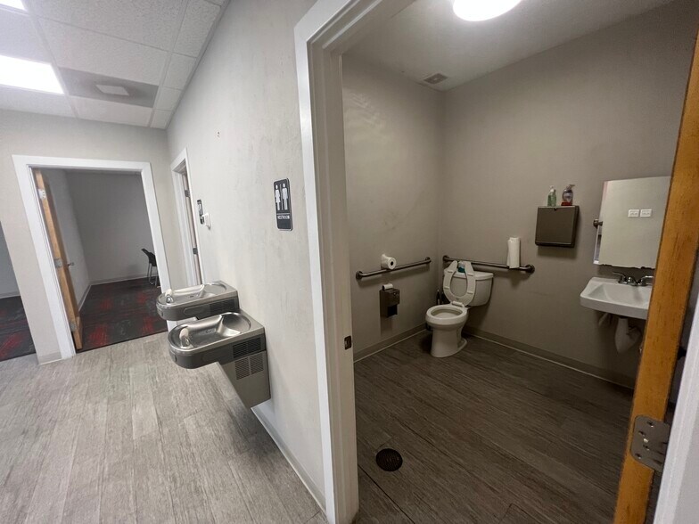 More Photos Of 3432 N Main St, Gainesville Freestanding For Lease