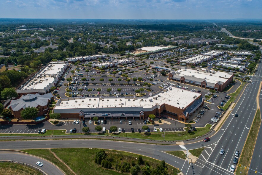 More Photos Of 5901-6075 Centreville Crest Ln, Centreville Unknown For Lease