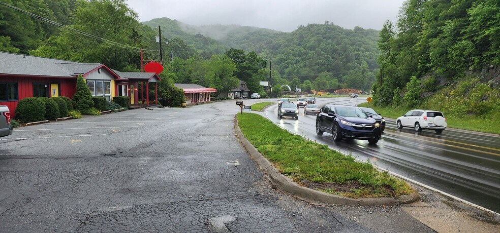 More Photos Of 3385 US Highway 321 S, Blowing Rock Office Residential For Sale
