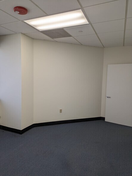 More Photos Of 12000 Biscayne Blvd, Miami Office For Lease