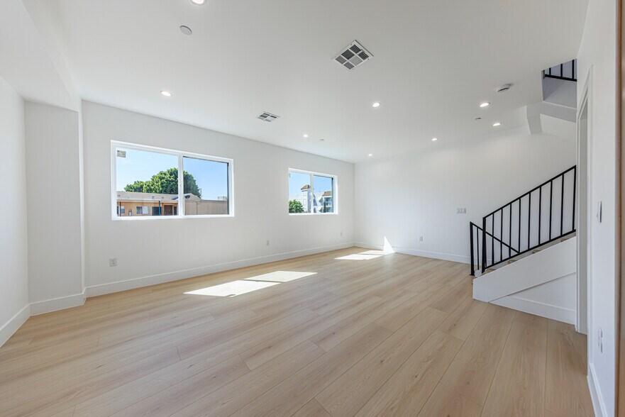 More Photos Of 2424 S West View St, Los Angeles Multifamily For Sale