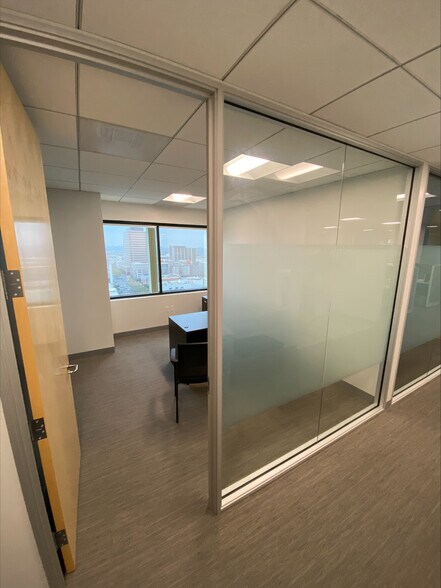 More Photos Of 330 N Brand Blvd, Glendale Office For Lease