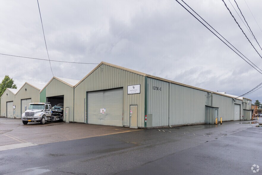 More Photos Of 12700 SW Hall Blvd, Tigard Unknown For Lease
