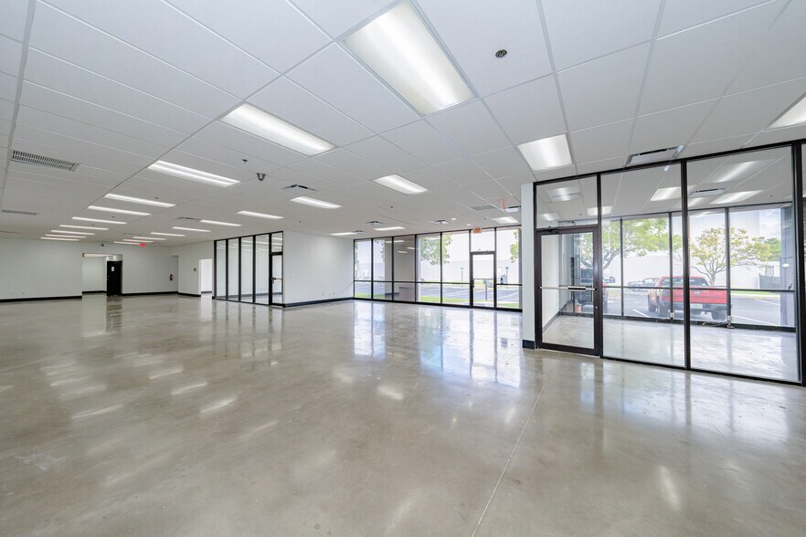 More Photos Of 5360 NW 35th Ave, Fort Lauderdale Warehouse For Lease