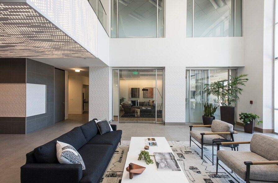 More Photos Of 2510 W Dunlap Ave, Phoenix Office For Sale