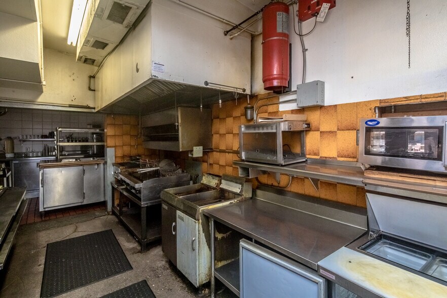 More Photos Of 2200 Mesquite Ave, Lake Havasu City Restaurant For Lease