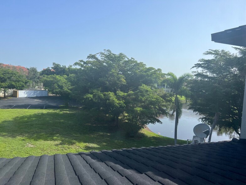 More Photos Of 8880 Gladiolus Dr, Fort Myers Unknown For Lease