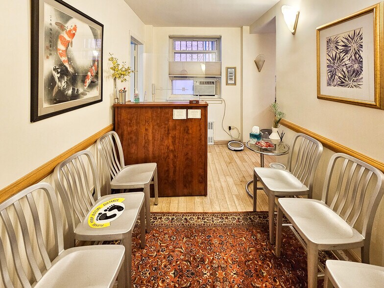 More Photos Of 936 Fifth Ave, New York Apartments For Sale