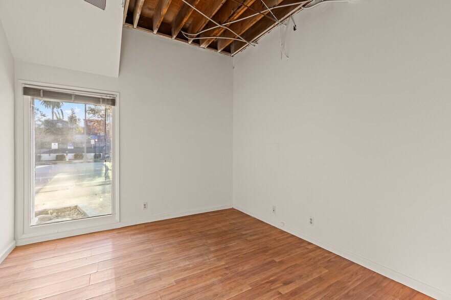 More Photos Of 2951-2953 Lincoln Blvd, Santa Monica Loft Creative Space For Sale