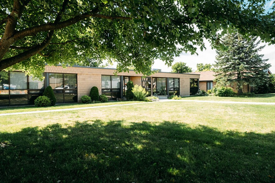 More Photos Of 1540 N Routledge Park, London Office For Lease