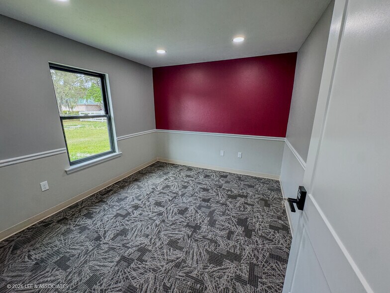 More Photos Of 490 SE 3rd Ave, Lake Butler Office For Lease