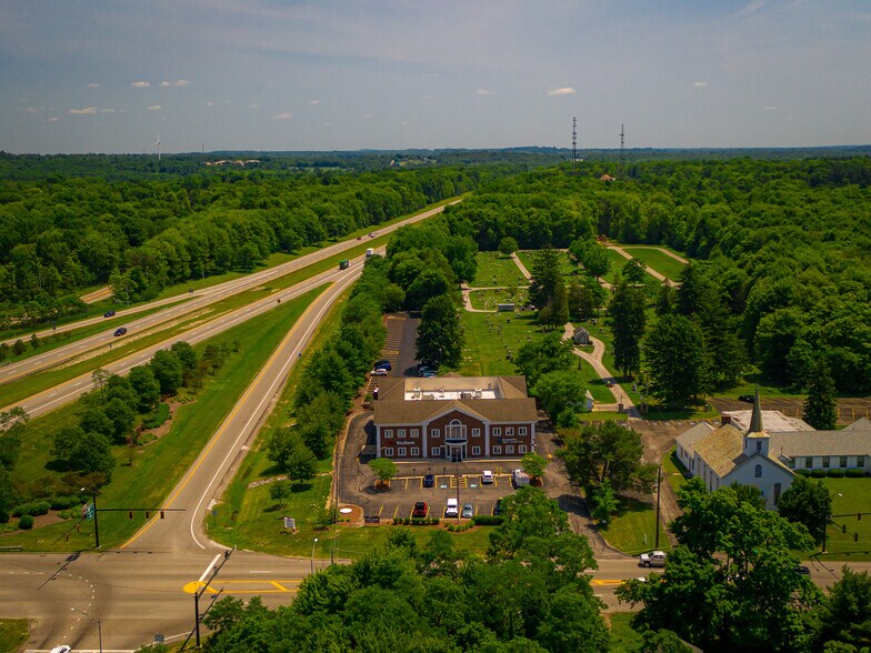 More Photos Of 17747 Chillicothe Rd, Chagrin Falls Office For Lease