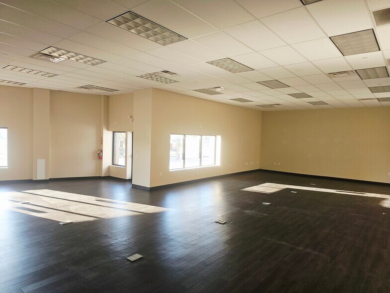 More Photos Of 9709-9727 Colerain Ave, Cincinnati Storefront For Lease