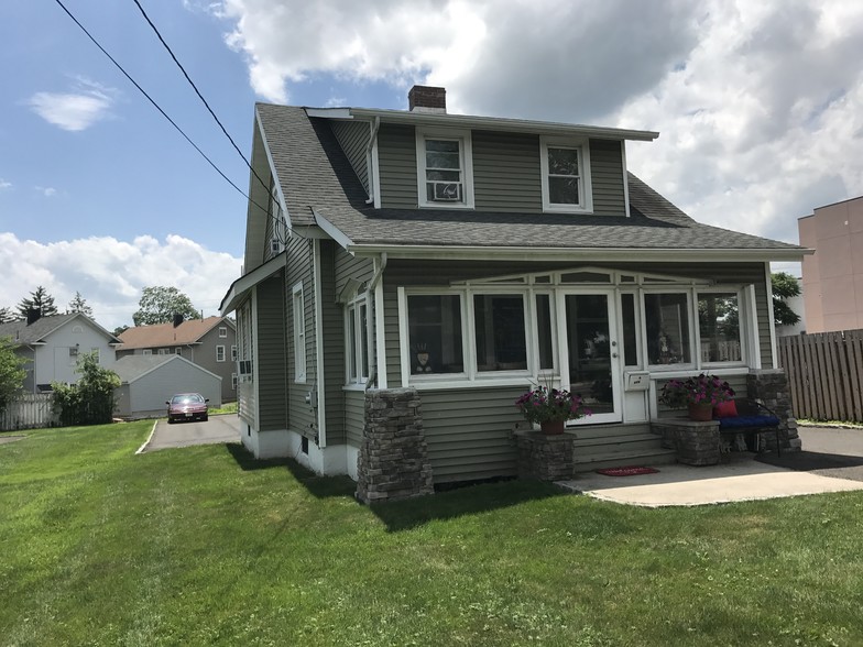 More Photos Of 211 W End Ave, Raritan Coworking Space