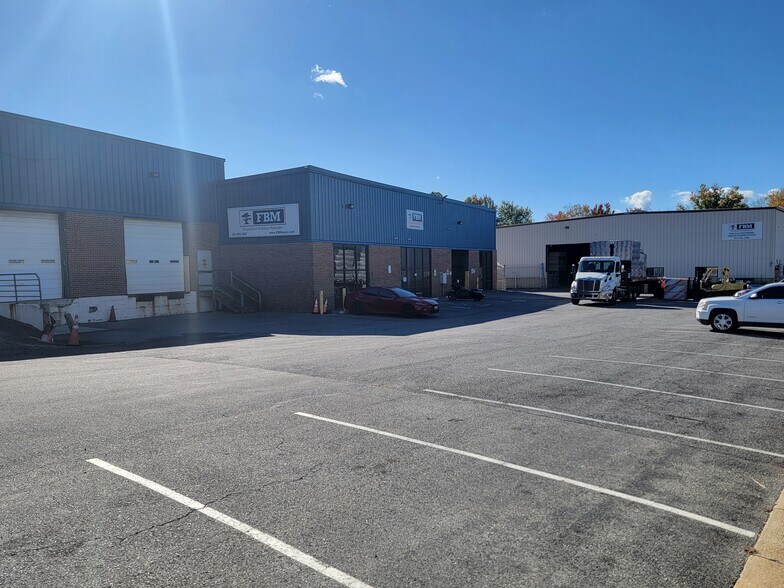 More Photos Of 7421-7431 Lindbergh Dr, Gaithersburg Unknown For Lease