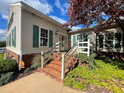 More Photos Of 5100 Bernard Dr, Roanoke Medical For Sale