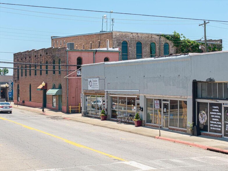 More Photos Of 111 N 3rd St, Ozark General Retail For Sale