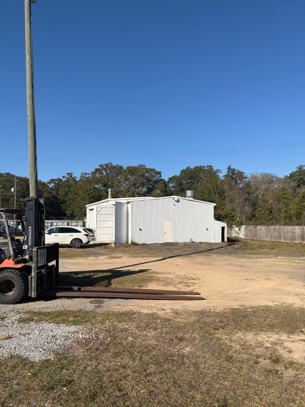 More Photos Of 2339 Truman Ave, Pensacola Service For Sale