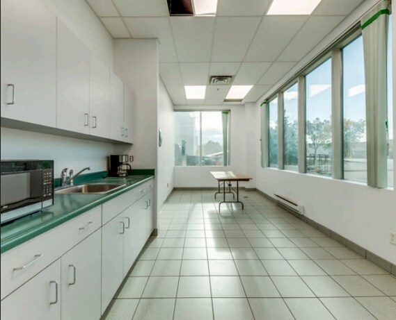 More Photos Of 7205 Edwards Blvd, Mississauga Warehouse For Lease