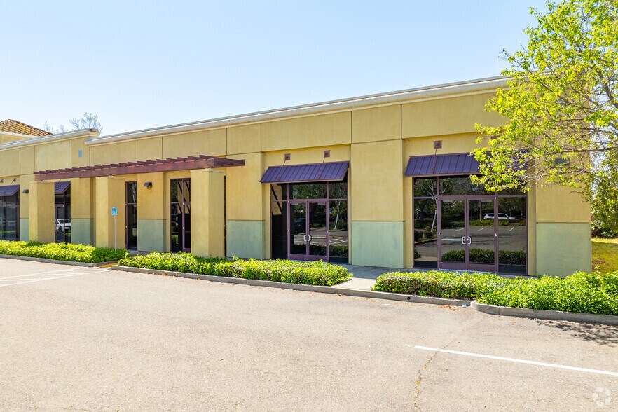 More Photos Of 9180 Harbour Point Dr, Elk Grove Freestanding For Lease