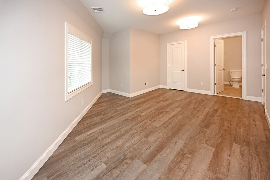 More Photos Of 180-184 Godwin Ave, Midland Park General Retail For Sale