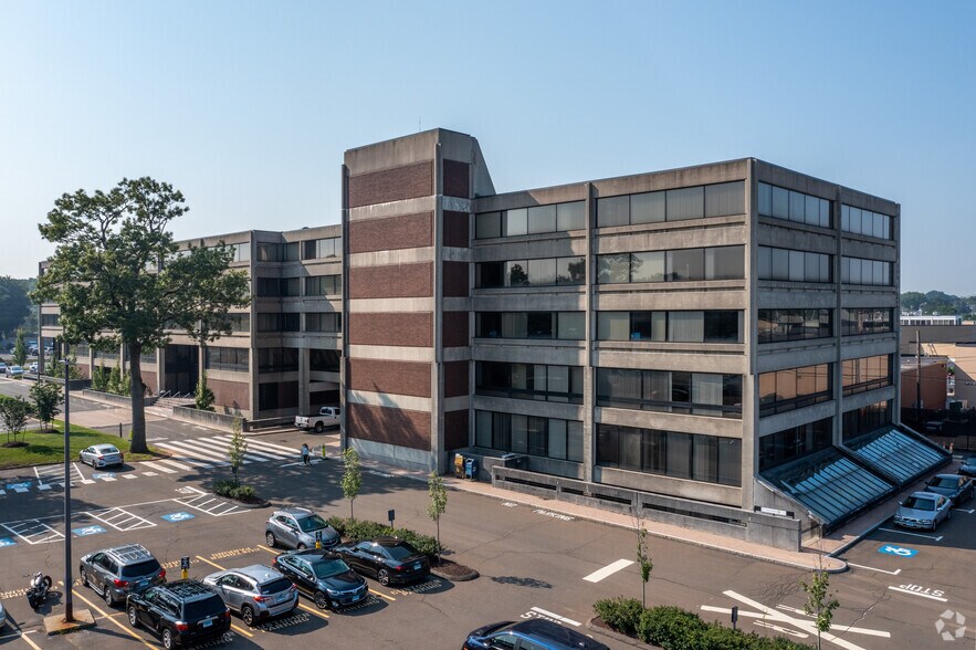 More Photos Of 127 Washington Ave, North Haven Unknown For Lease