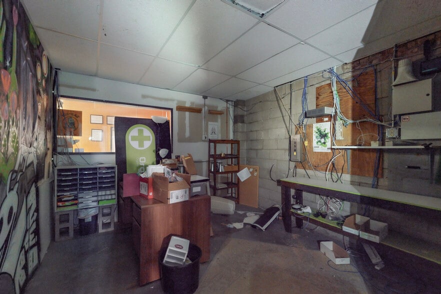 More Photos Of 1823 Commercial St NE, Albuquerque Warehouse For Sale