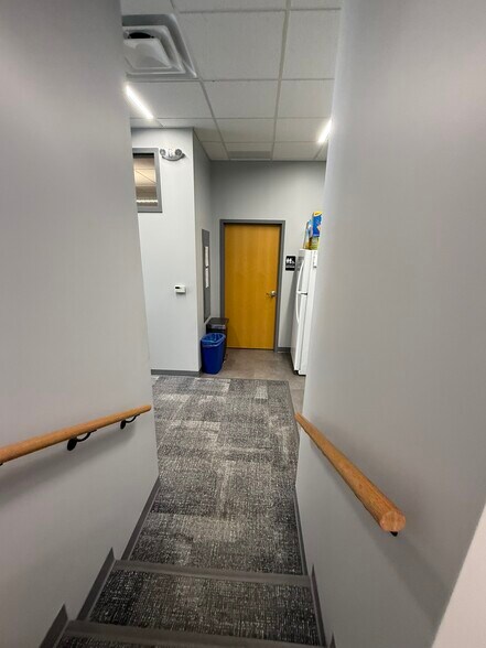 More Photos Of 2212 Murray Ave, Pittsburgh Office Residential For Lease