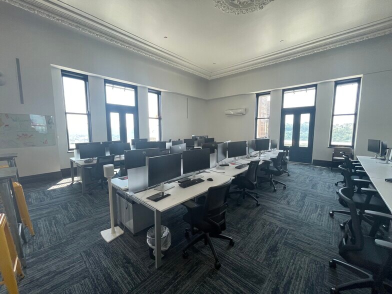 More Photos Of 437 Grant St, Pittsburgh Office For Lease