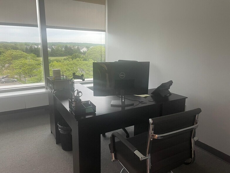 Primary Photo Of 115 Broadhollow Rd, Melville Coworking Space