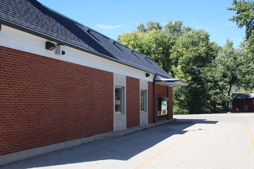 More Photos Of 150 E Broadway St, Covington Bank For Sale