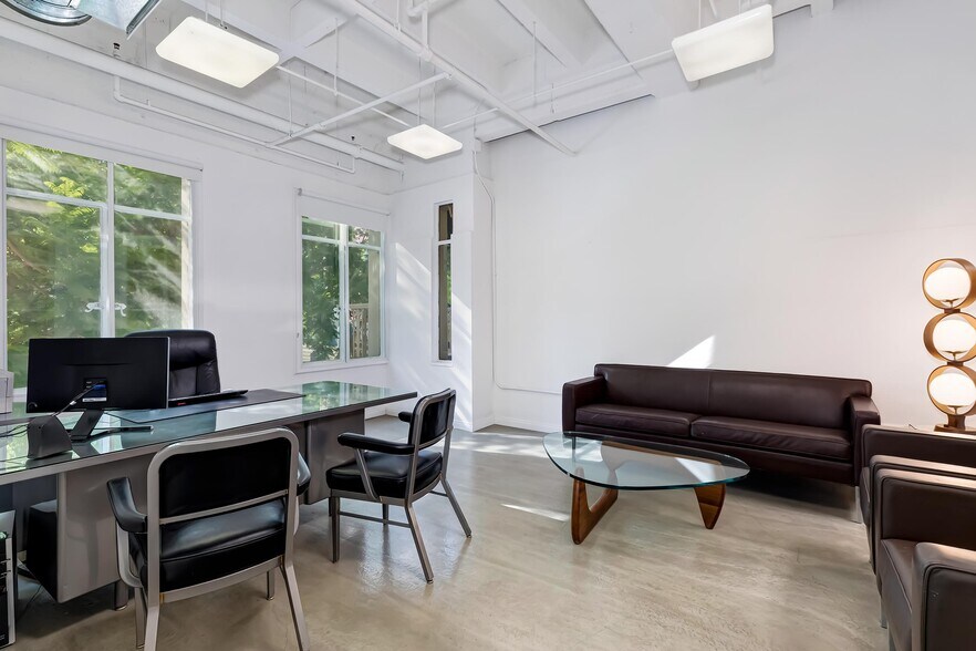 More Photos Of 6253 Hollywood Blvd, Los Angeles Loft Creative Space For Sale