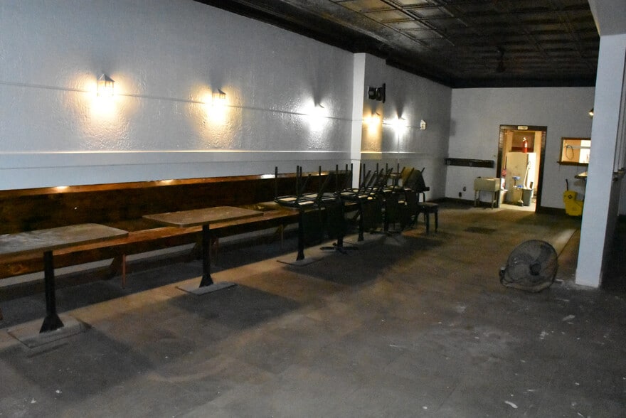 More Photos Of 106 S Main St, Springboro Storefront Retail Residential For Sale