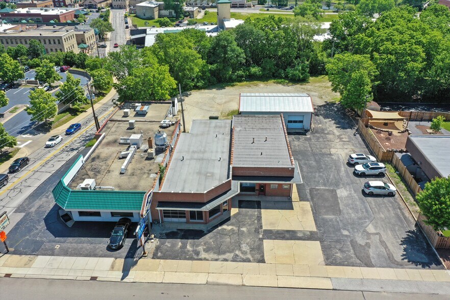 More Photos Of 108 S Batavia Ave, Batavia Auto Repair For Sale