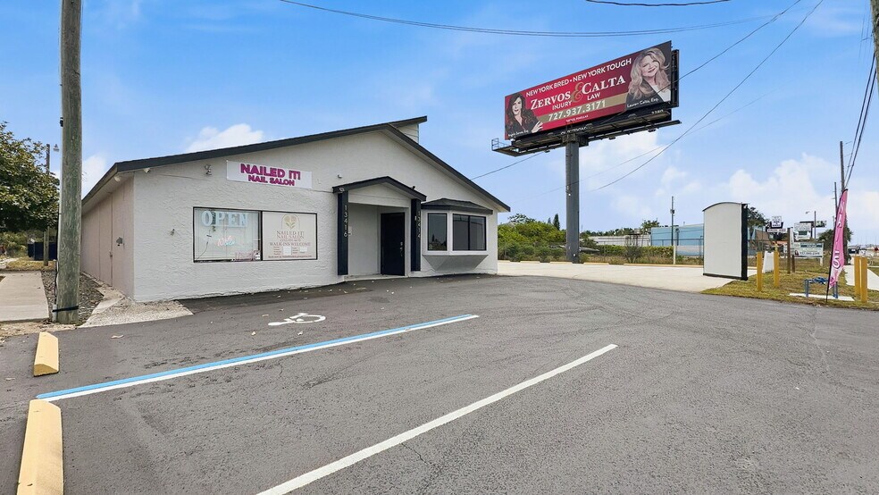 More Photos Of 13414 US Highway 19, Hudson Showroom For Lease