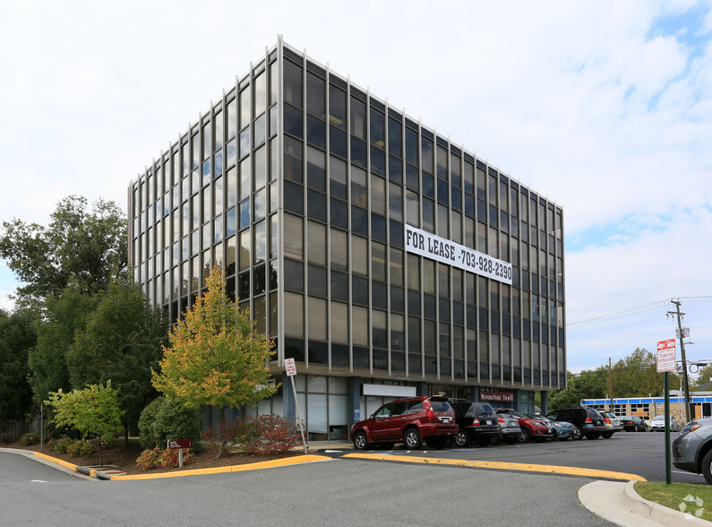 Primary Photo Of 5881 Leesburg Pike, Falls Church Medical For Lease