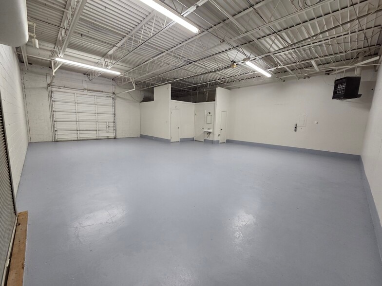 More Photos Of 5515 S Mingo Rd, Tulsa Unknown For Lease