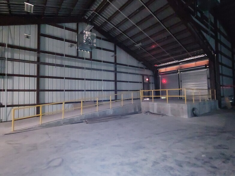 More Photos Of 146 2nd St, Homestead Warehouse For Lease