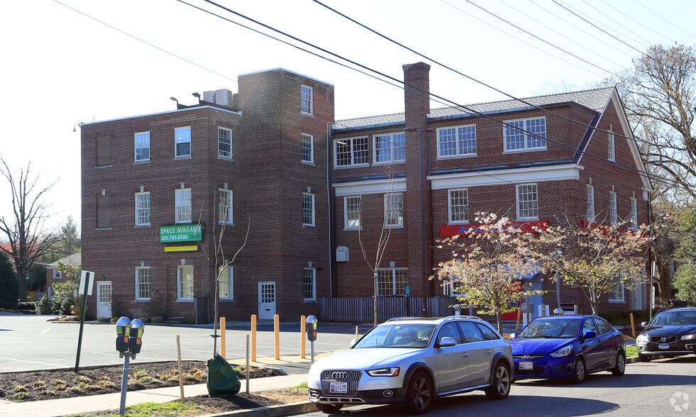 More Photos Of 4300 Fordham Rd NW, Washington General Retail For Lease