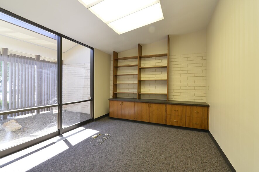 More Photos Of , Bakersfield Office For Sale