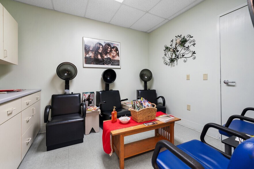 More Photos Of 20 S Main St, Manchester Freestanding For Lease