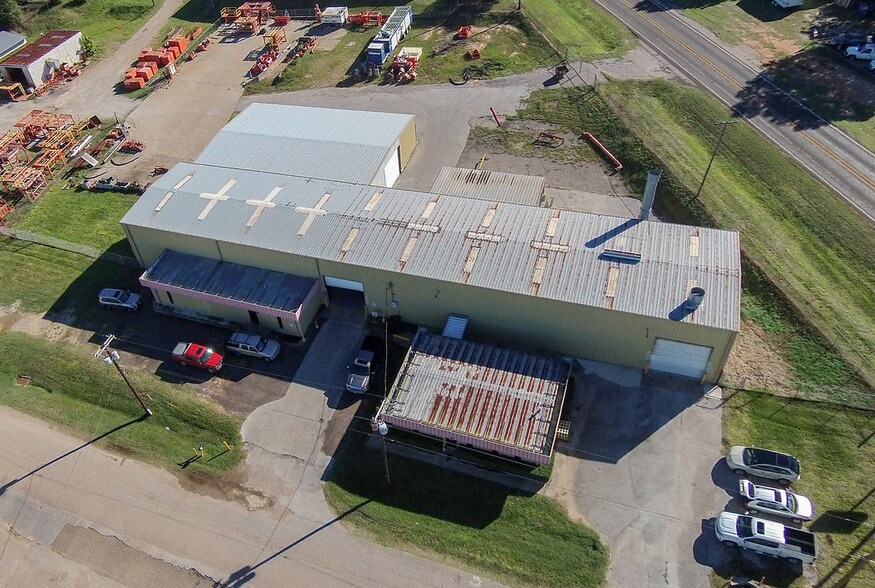 More Photos Of 6031 Fm 2767, Tyler Warehouse For Lease