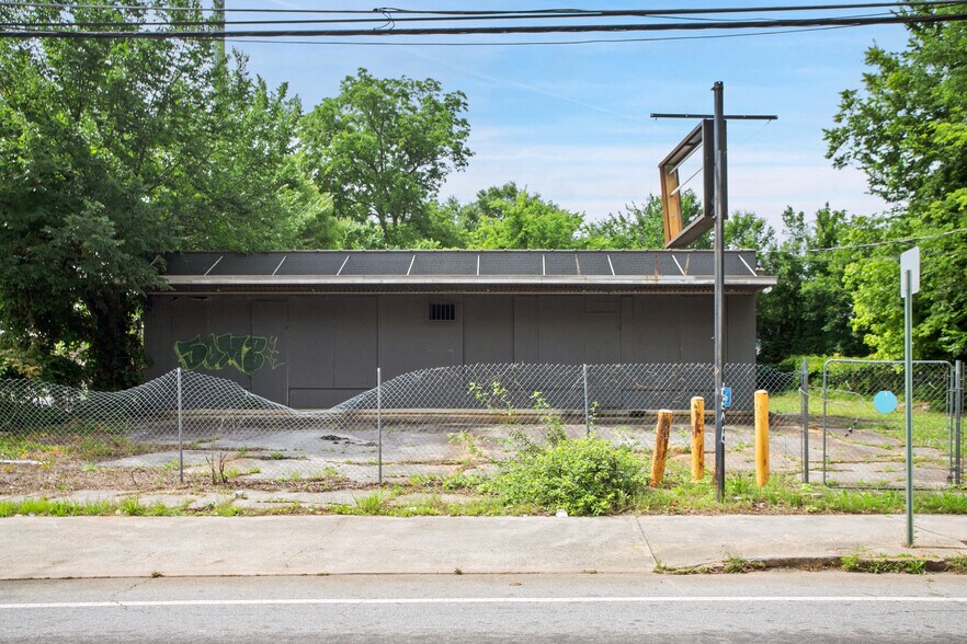 More Photos Of 638-642 Dill Ave, Atlanta Freestanding For Sale