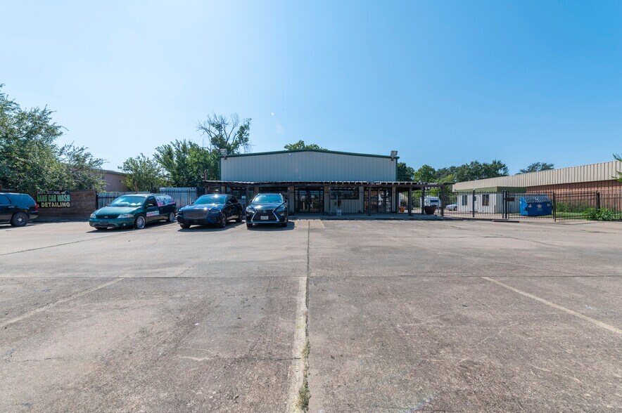 More Photos Of 2920 Dairy Ashford Rd, Houston Warehouse For Sale