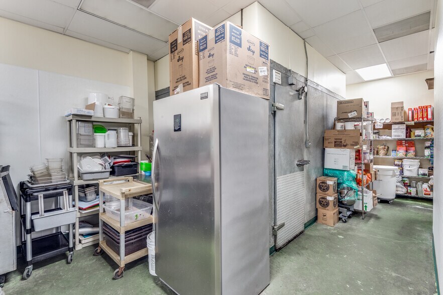 More Photos Of 17297 Stuebner Airline Rd, Spring Restaurant For Sale